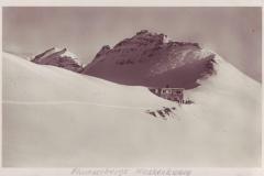 Maschgenkammhütte (1960m), handschriftlich auf den 11.03.1938 datiert. Aufnahme und Verlag von K. Widmer, Walenstadt, Nr. 661